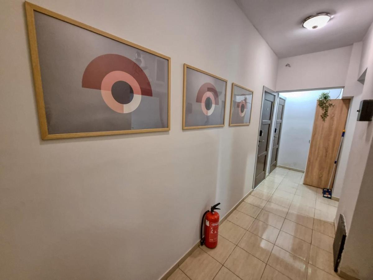 Welcoming In Center Apartment *
